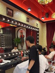 -东方先生国潮男士理发馆