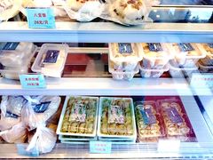 面包甜点陈列柜-老人和饭店(淮海中路店)