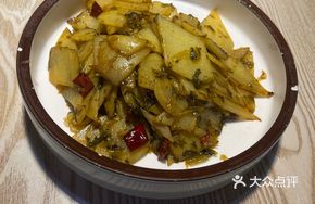 Pickled Cabbage Stir-Fried with Potato Slices