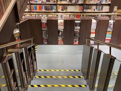 -钟书阁(群光广场店)