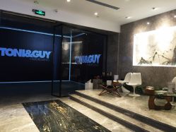 -TONI&GUY