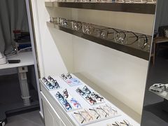 -视野联行眼镜•蔡司•依视路(温江店)