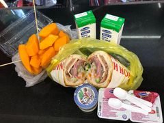 -Bánh Mì Huynh Hoa