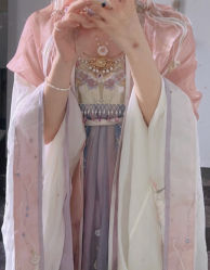-一揽芳华汉服旗袍体验馆(拙政园店)