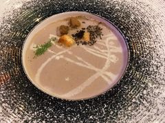 黑松露蘑菇汤-YUE·6·西式融合餐厅(外滩六号店)