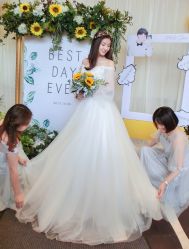 -艾米丽婚纱礼服