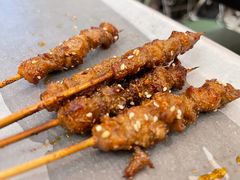 -何妹湿辣牛肉·粤式烧烤砂煲(桂雅路店)