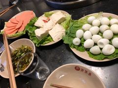 -茅草房·河畔园林火锅