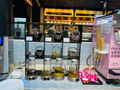 -川骄海鲜自助(王府井奥莱UP TOWN店原世界之花店)