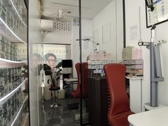 -美式眼镜·授权蔡司.依视路.尼康.豪雅.明月(人民广场店)