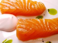 烟熏帝皇鲑鱼配酸奶油-AZUR聚(香格里拉饭店)