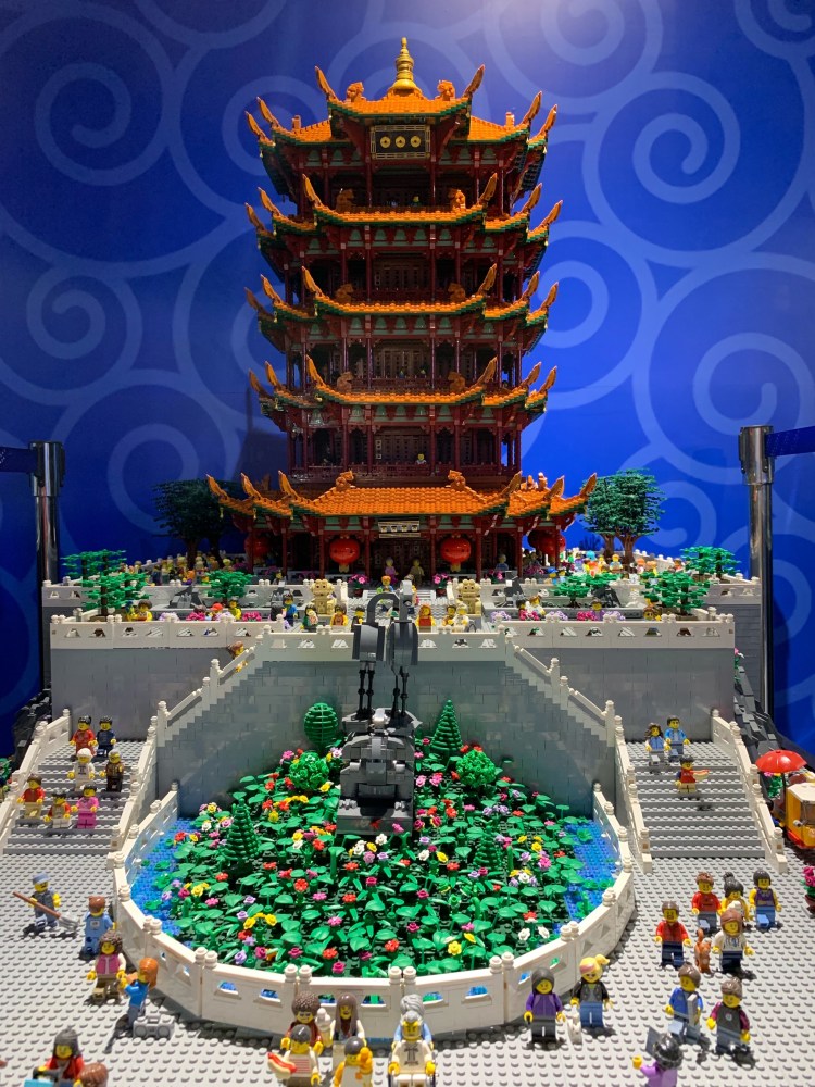 方块王朝:乐高打造的世界