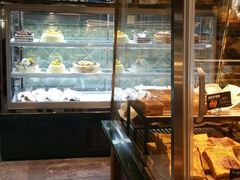 面包甜点陈列柜-东哥面包(江宁大润发店)