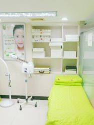 -苗医生专业祛痘·皮肤管理