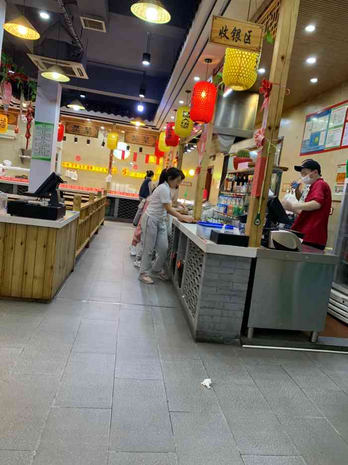 红旗大饭堂(碧江路店)-"家门口的食堂,价格亲民,适合家里老人烧不..."