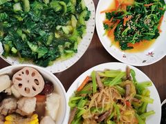 -爱的果实月嫂育婴师(世纪东方店)