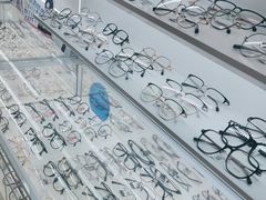-美式眼镜·授权蔡司.依视路.尼康.豪雅.明月(南翔印象城店)
