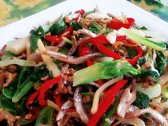 炒鱼干-微山湖湖畔好客居鱼馆渔家菜(微山湖风景区店)