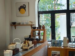 -彳亍咖啡·这里(水湾路店)
