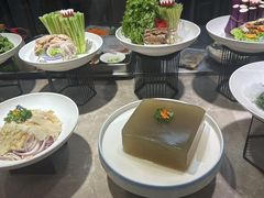 -海派美食·家宴海鲜青岛菜·石锅鲽鱼头(东方城店)