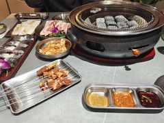 -围炉肉舍•炭烤活鳗•丹东海鲜烤肉(步行街店)