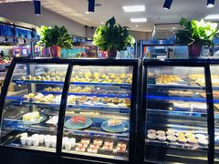 面包甜点陈列柜-乔哥铭洋海鲜自助(皇城恒隆广场店)