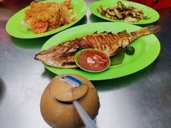 -明记烧鱼美味店