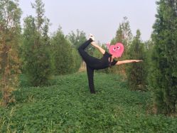 点击看大图 站立拉弓式-清羽高温瑜伽·普拉提