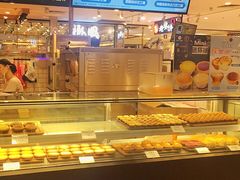 面包甜点陈列柜-芳叔(东方宝泰店)