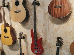 -八度音乐吉他教室(汉广店)