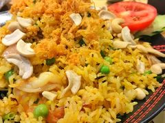 泰式菠萝海鲜炒饭-摩登有记·新派泰国菜(银钻广场店)