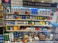 零售区-牛朋牛奶棚(南昌路店)