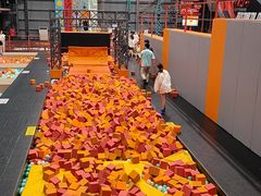 -极限PLAY运动娱乐新世界·团建派对潮玩休闲馆·室内蹦极高空游乐园