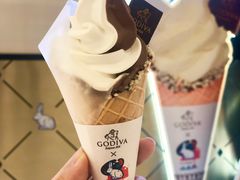 大白兔双色冰淇淋-GODIVA(国际金融中心店)