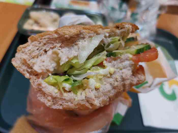 赛百味subway(佰港城店)-"一如既往的不错～汉堡的每个部分都可以自己