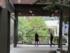 -瑞虹新天地月亮湾
