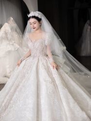 -Lady  Jane高端婚纱礼服馆