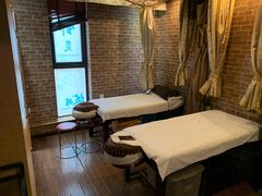 -莱蔻·圣灸堂·推拿艾灸(天山店)