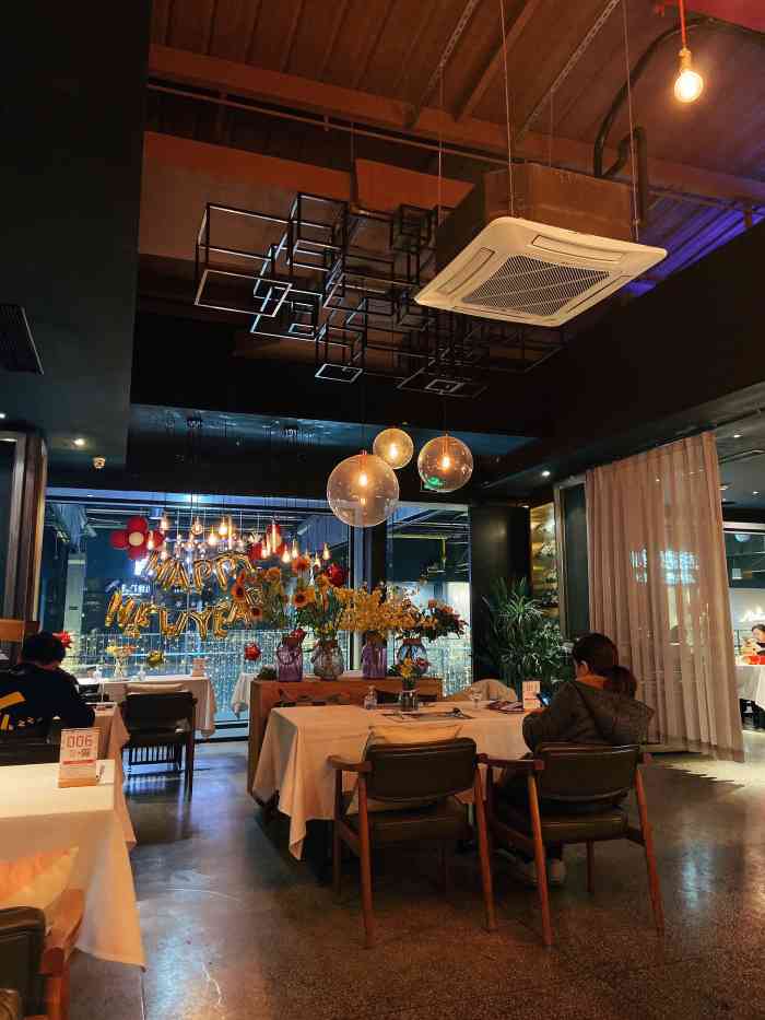 西缘花厨·鲜花西餐厅(运河外滩店)-"抢了代金券,于是终于有机会来