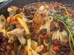 -鸿顺老铁锅美蛙鱼府(解放碑店)