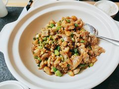 -鱼鲜饭香·招牌汽锅剁椒鱼头王