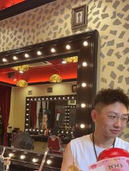 -东方先生国潮男士理发馆