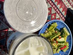 云南纂新奶白酒-火塘云南烧烤大排档