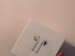 Airpods-百老汇(上水广场店)