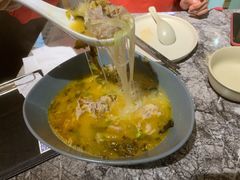 秘制酸汤肥牛-鹿港小镇(霄云店)