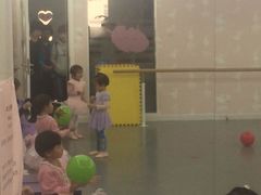 -Isee灰姑娘国际儿童艺术中心(BHGMall店)