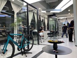 -U·NI SALON 造型