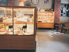 面包甜点陈列柜-啊噗吐呦现场烘焙(麦凯乐店)