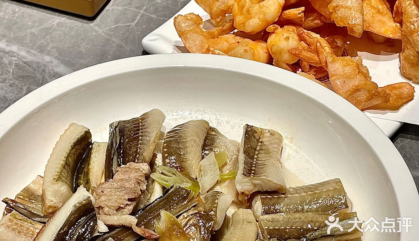 我爸带我来吃的酒馆，碳烤北极贝真的可以