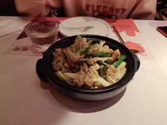 五花肉干煸菜花-椒爱水煮鱼川菜(CBD万达店)